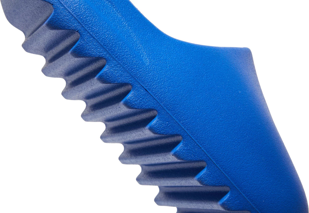 Yeezy Slides Azure – Right Cross Athletics