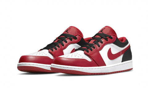 Jordan 1 Low Bulls