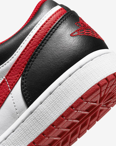 Jordan 1 Low Bulls